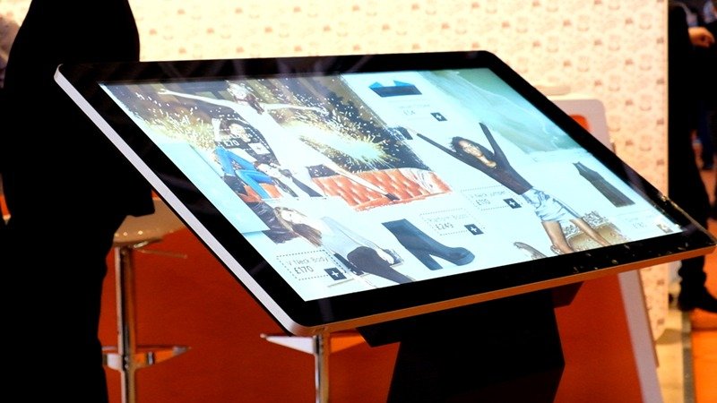 Android Pcap Touch Screen Kiosks (43&Quot;- 55&Quot;) 21 Pcap Touch Screen Kiosk Application Image 3