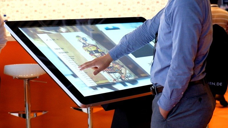 Android Pcap Touch Screen Kiosks (43&Quot;- 55&Quot;) 12 Pcap Touch Screen Kiosk Application Image 5