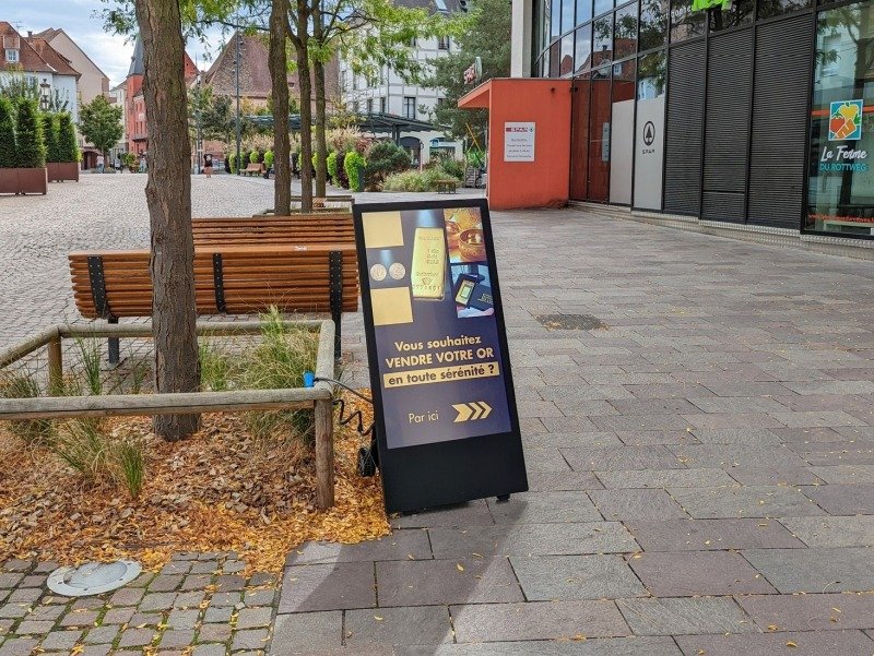 High Brightness Outdoor Digital Battery A-Board 43” 8 Hoab Application Image 2 002