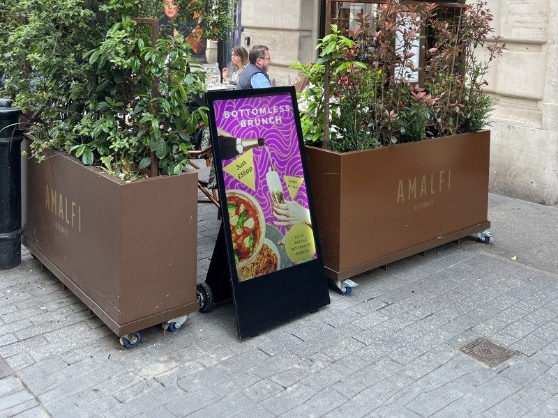 High Brightness Outdoor Digital Battery A-Board 43” 6 Hoab Application Image 4 002